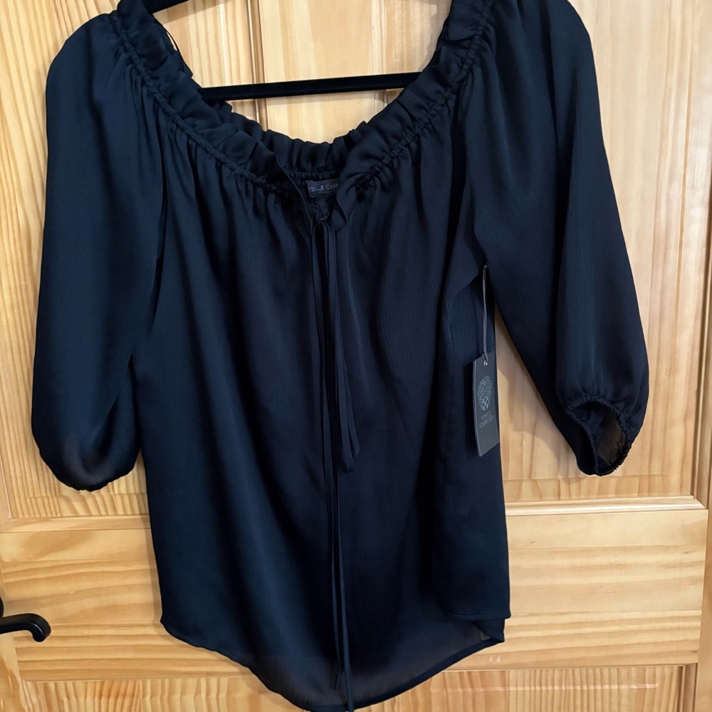 NWT…..VINCE CAMUTO Black Top